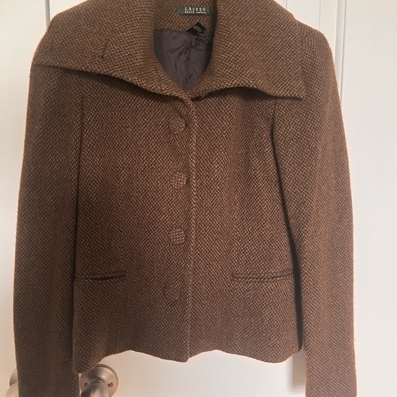 Ralph Lauren size 6 blazer. Excellent condition - Picture 2 of 5